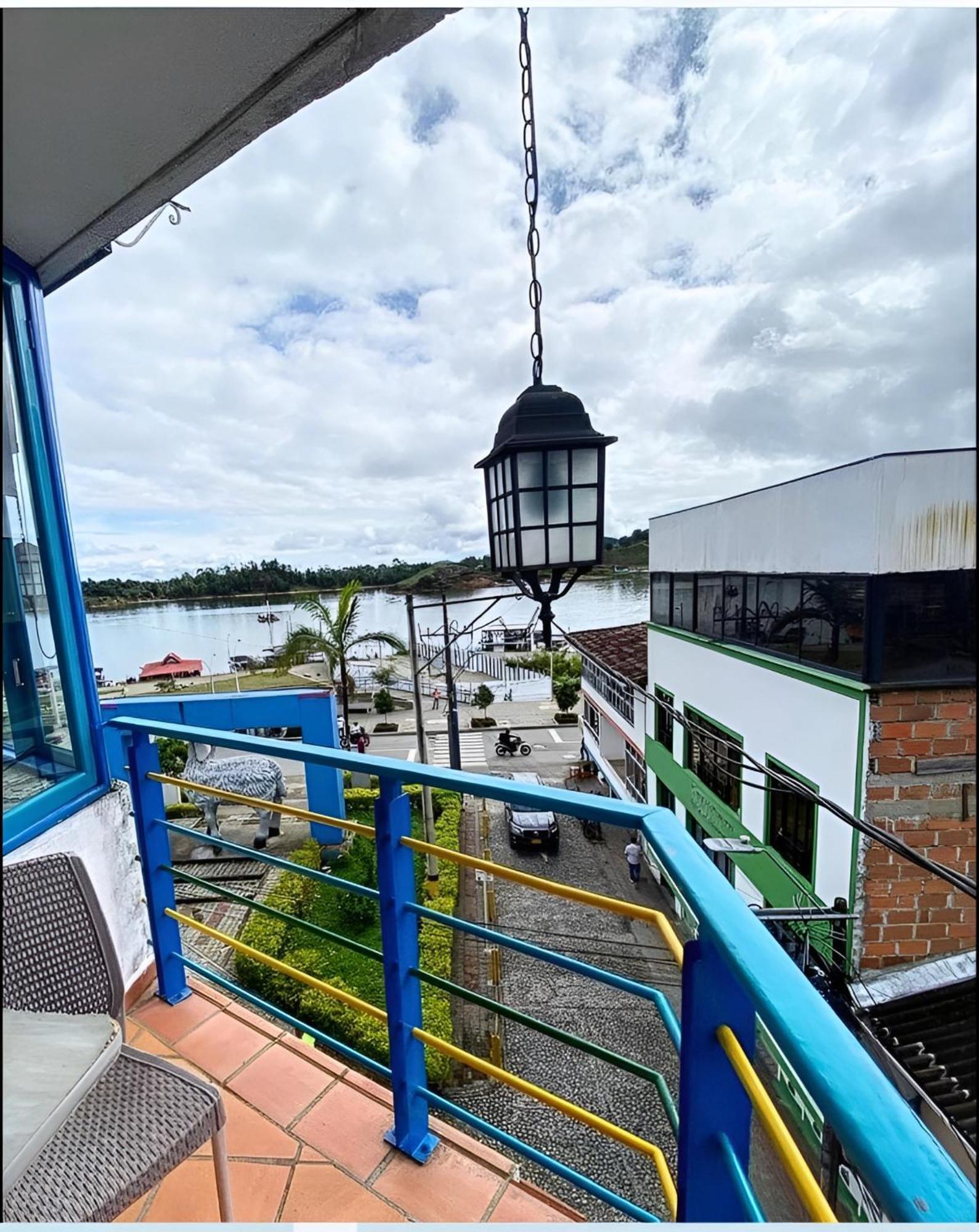Hotel Guatatur Guatape Exterior photo