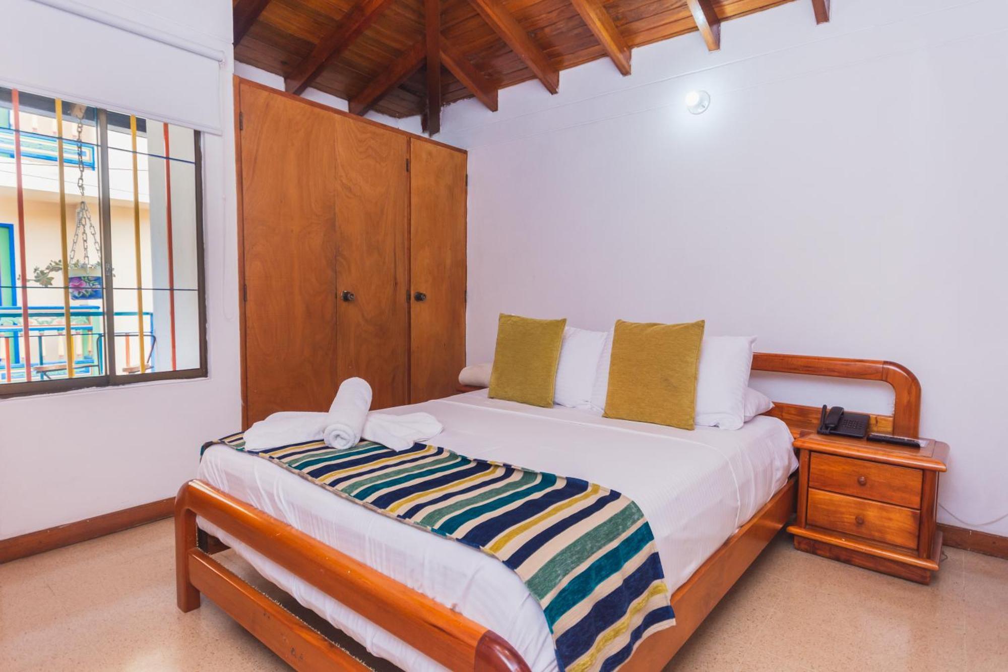 Hotel Guatatur Guatape Exterior photo
