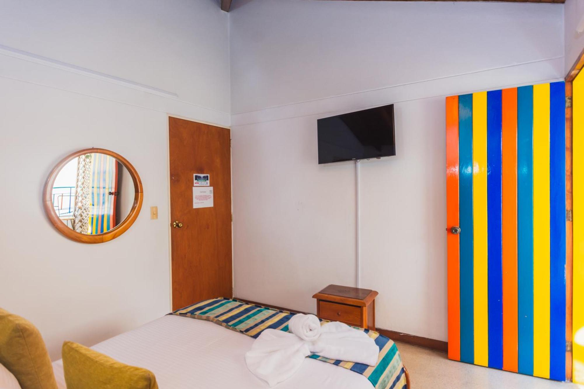 Hotel Guatatur Guatape Exterior photo