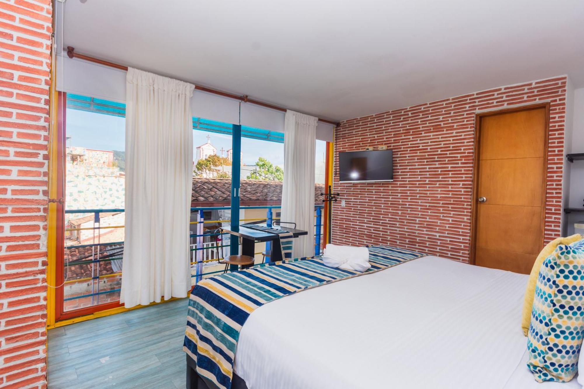 Hotel Guatatur Guatape Exterior photo