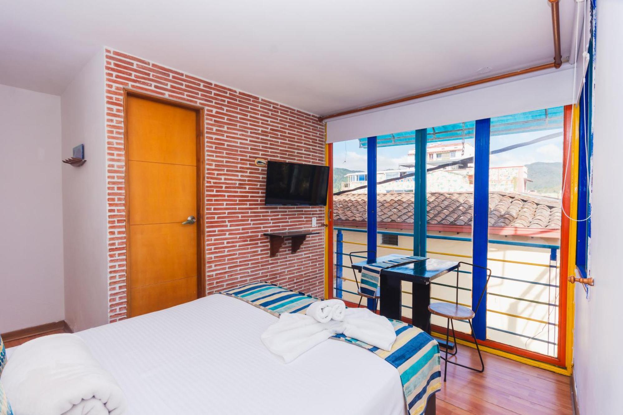 Hotel Guatatur Guatape Exterior photo