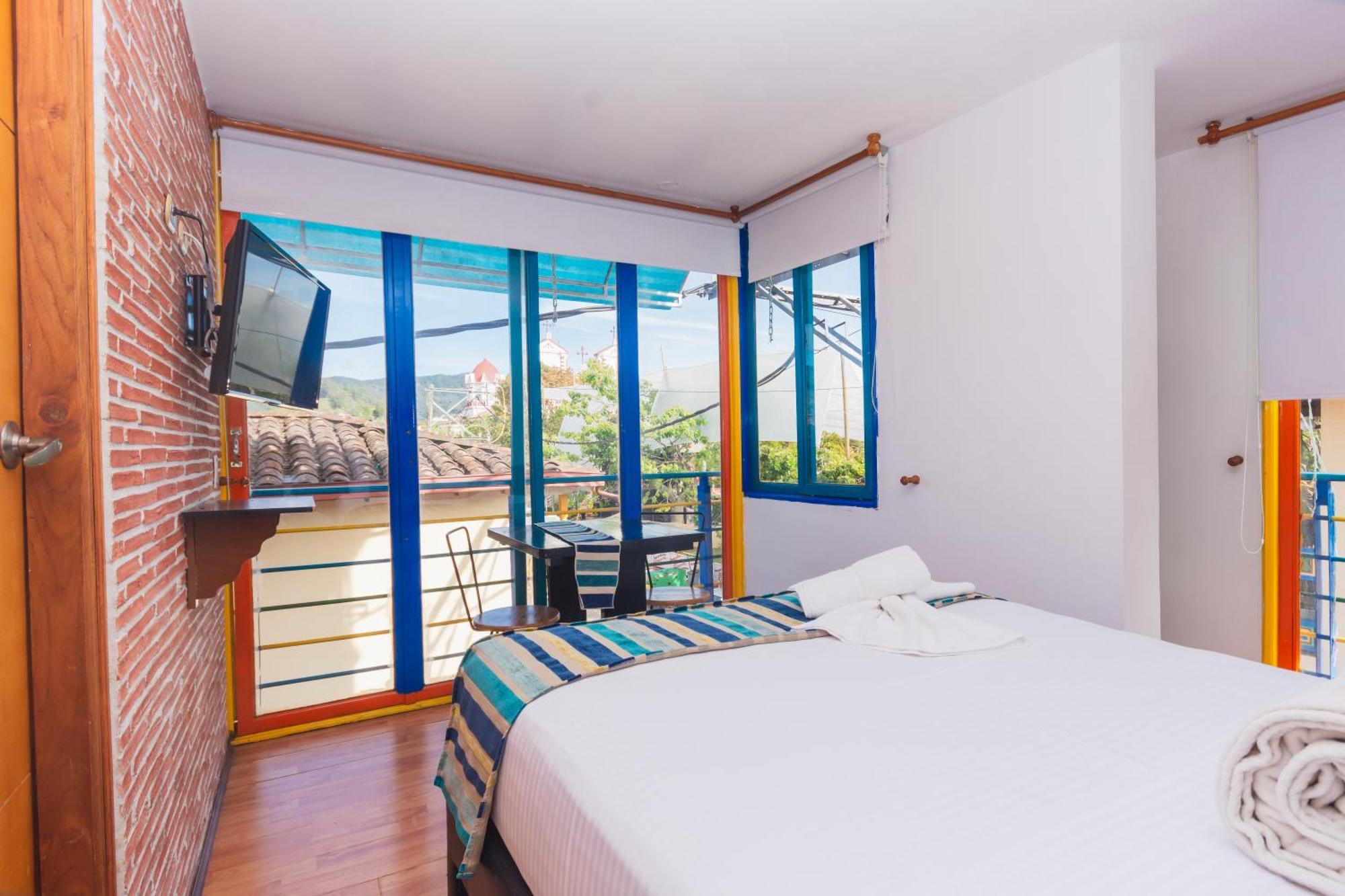 Hotel Guatatur Guatape Exterior photo