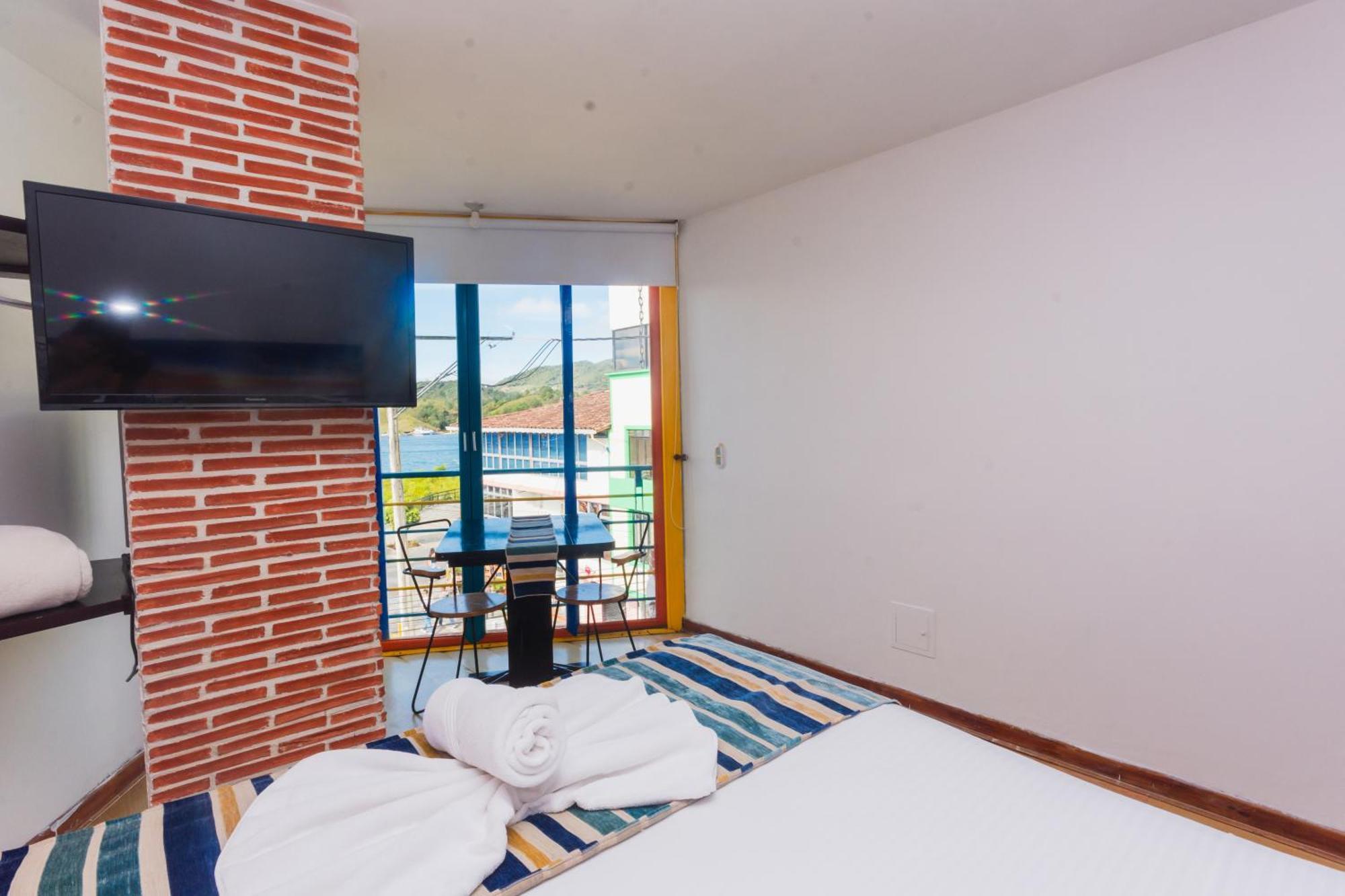 Hotel Guatatur Guatape Exterior photo