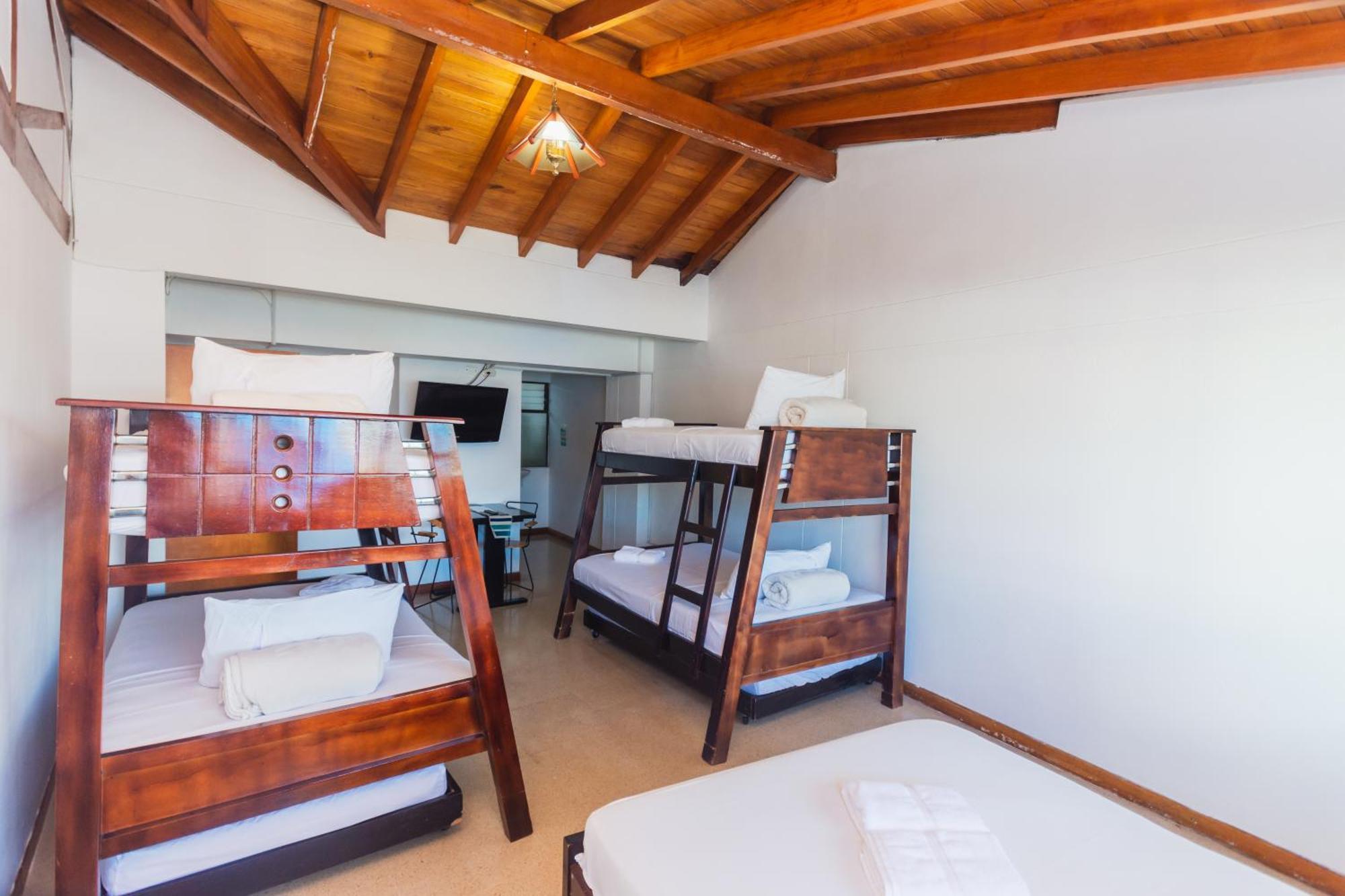 Hotel Guatatur Guatape Exterior photo